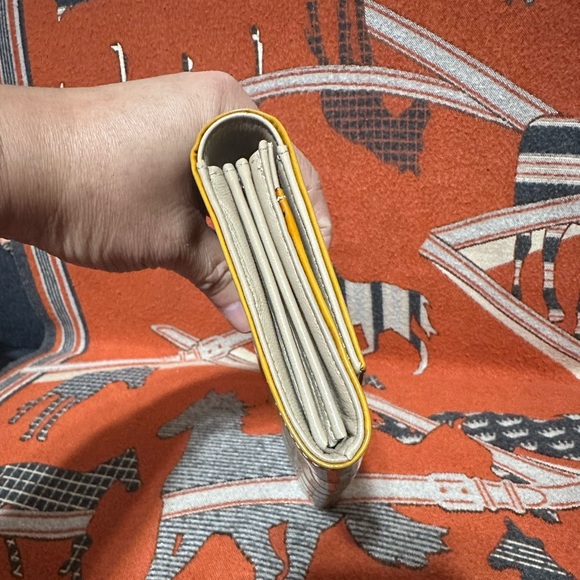 CHANEL ❤️🌟7765510 CHOCOLATE BAR LEATHER WALLET ⭐️ - Picture 3 of 9